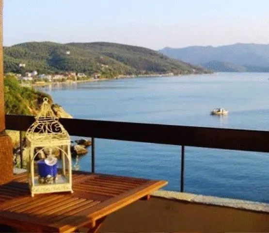 Sea Front Appartement Milína