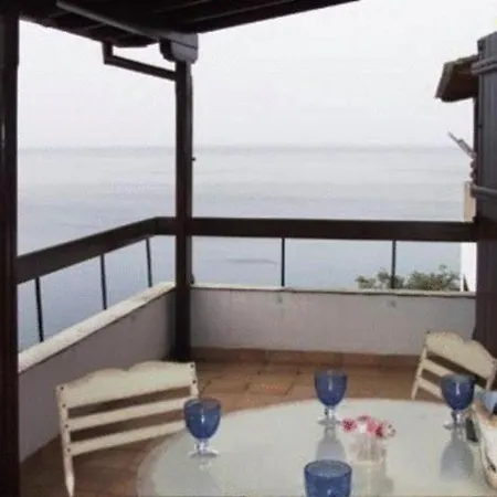 Апартаменты Sea Front Милина